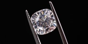 Moissanite Vs. Diamonds – What You Need to Know